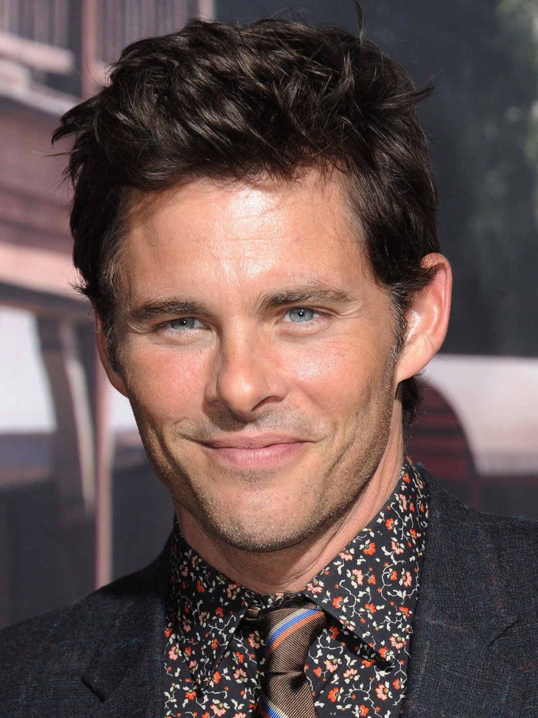 How tall is James Marsden?